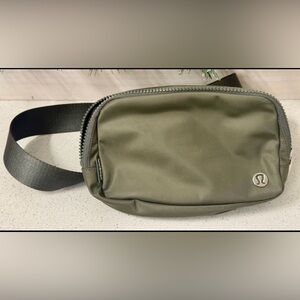 Lululemon Everywhere Belt Bag - Grey